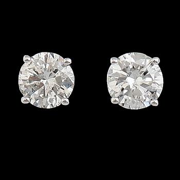 ÖRHÄNGEN, 1 par, 14 k vitguld, briljantslipade diamanter tot ca 0.33 ct.