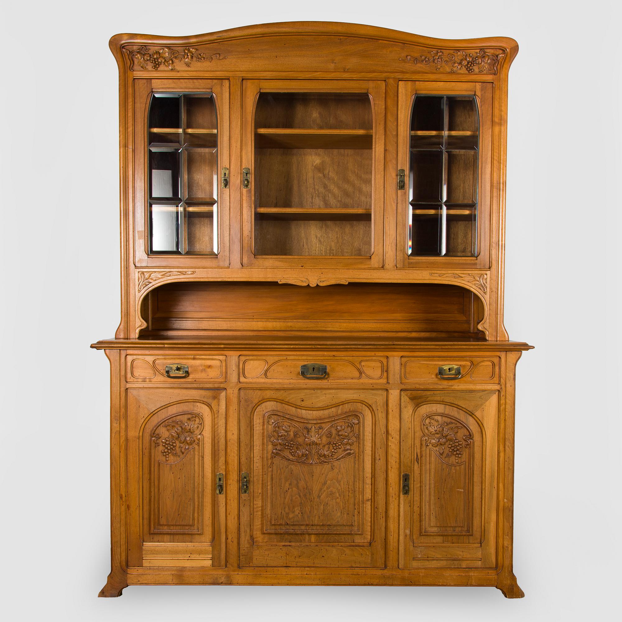 Vitrinskåp, tidigt 1900-tal.