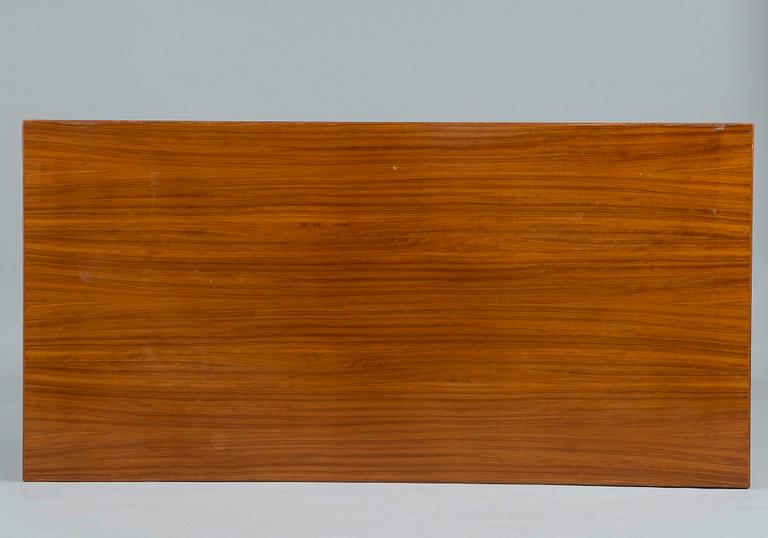 Alvar Aalto, A TABLE. Design Alvar Aalto.