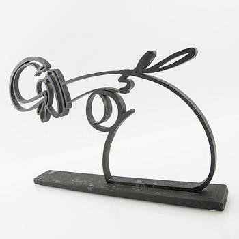 Carl Fredrik Reuterswärd, Sculpture "Non violence".