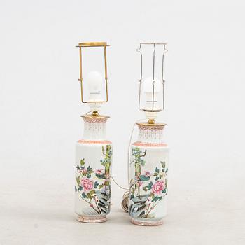 Bordslampor ett par, Kina, 1900-tal.