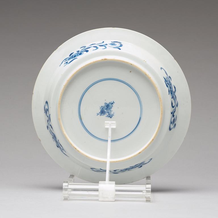 A set of 12 blue and white dishes, Qing dynasty (1644-1912).