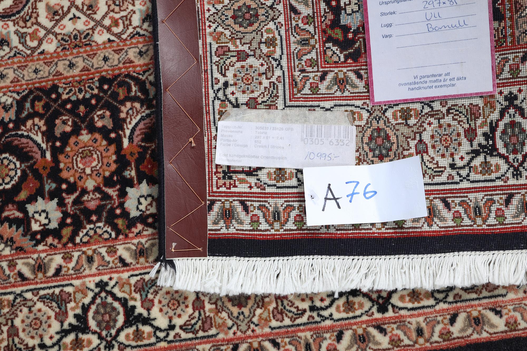 A runner, Täbris, part silk, ca 297 x 81 cm.