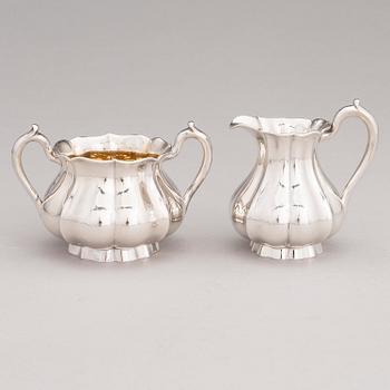 BRUNO NYLUND, A silver sugar bowl and cream jug, Helsinki 1924.