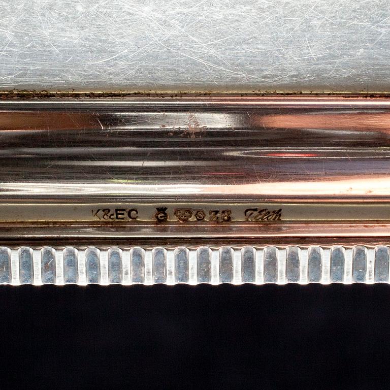 SOCKERSKÅL, GRÄDDSNÄCKA OCH BRICKA, silver, Norge, ca 1957. Vikt tot. 253 g.