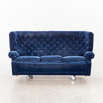 An Wade Upholstry Long Eaton sofa and Armchair, 1970/80:s Enland.