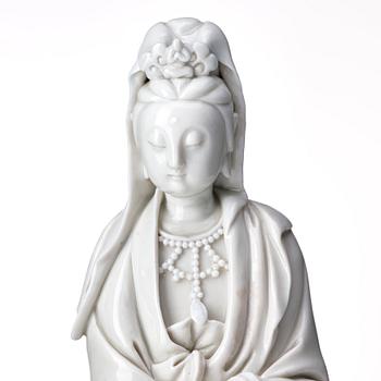 Guanyin, blanc de chine. Qing dynastin, 1800-tal.