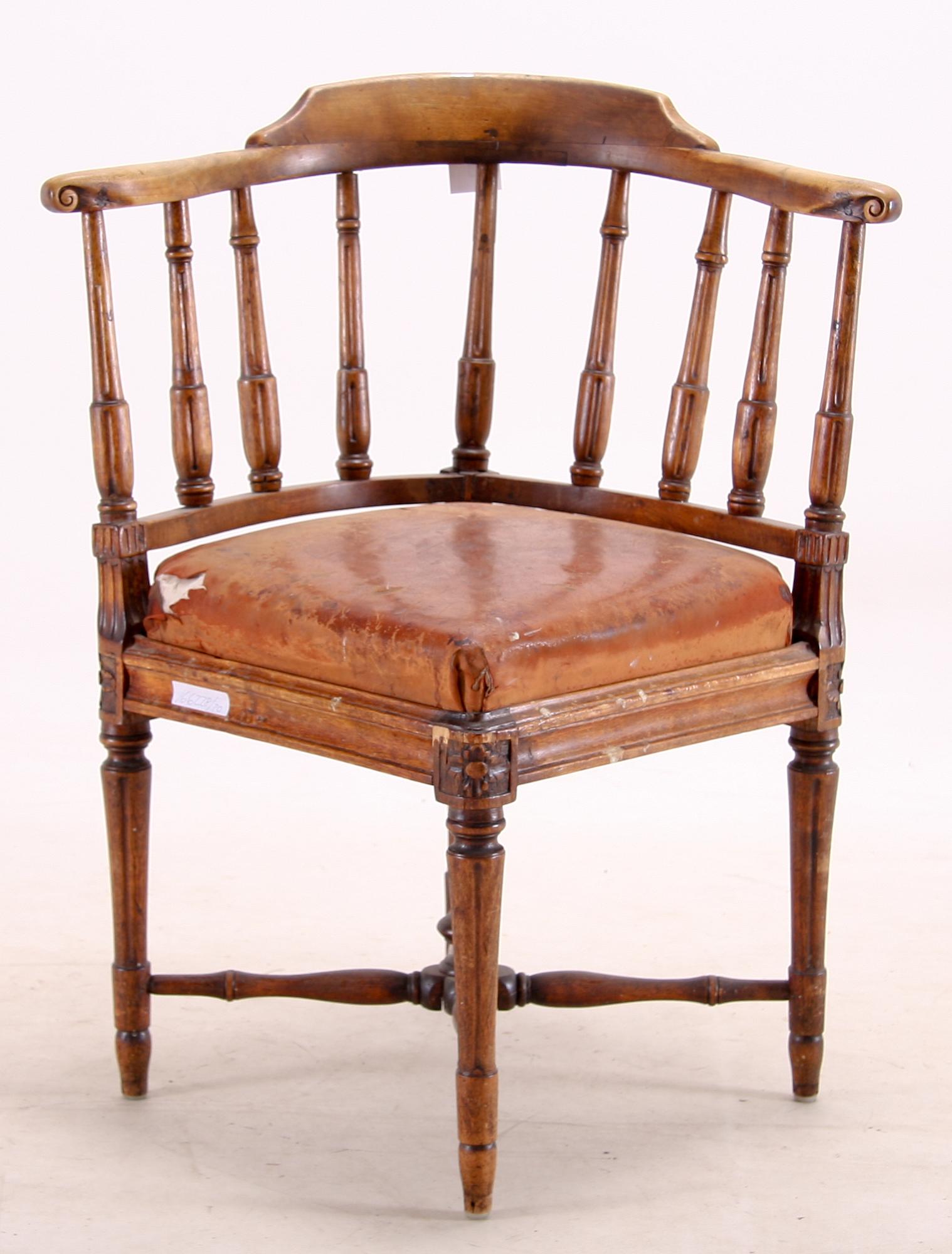 PUDERSTOL, gustavianskt provinsarbete, 1800-talets början.