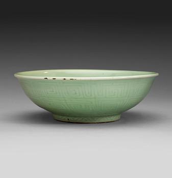 226. SKÅL, celadon. Qingdynastin 1700-tal.