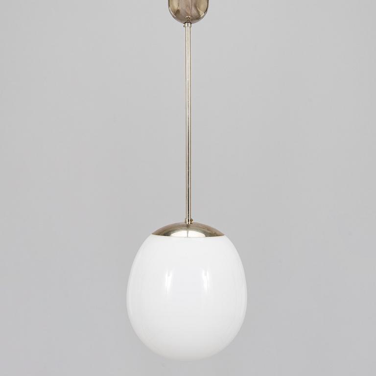 Paavo Tynell, a 1950 pendant light for Taito.