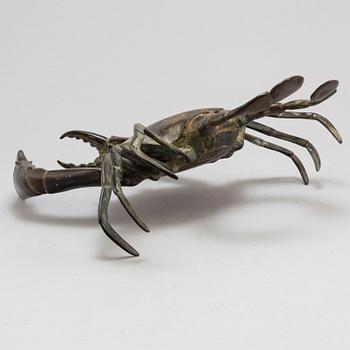 A chinese bronze sculpture of a crab, 20th Century.