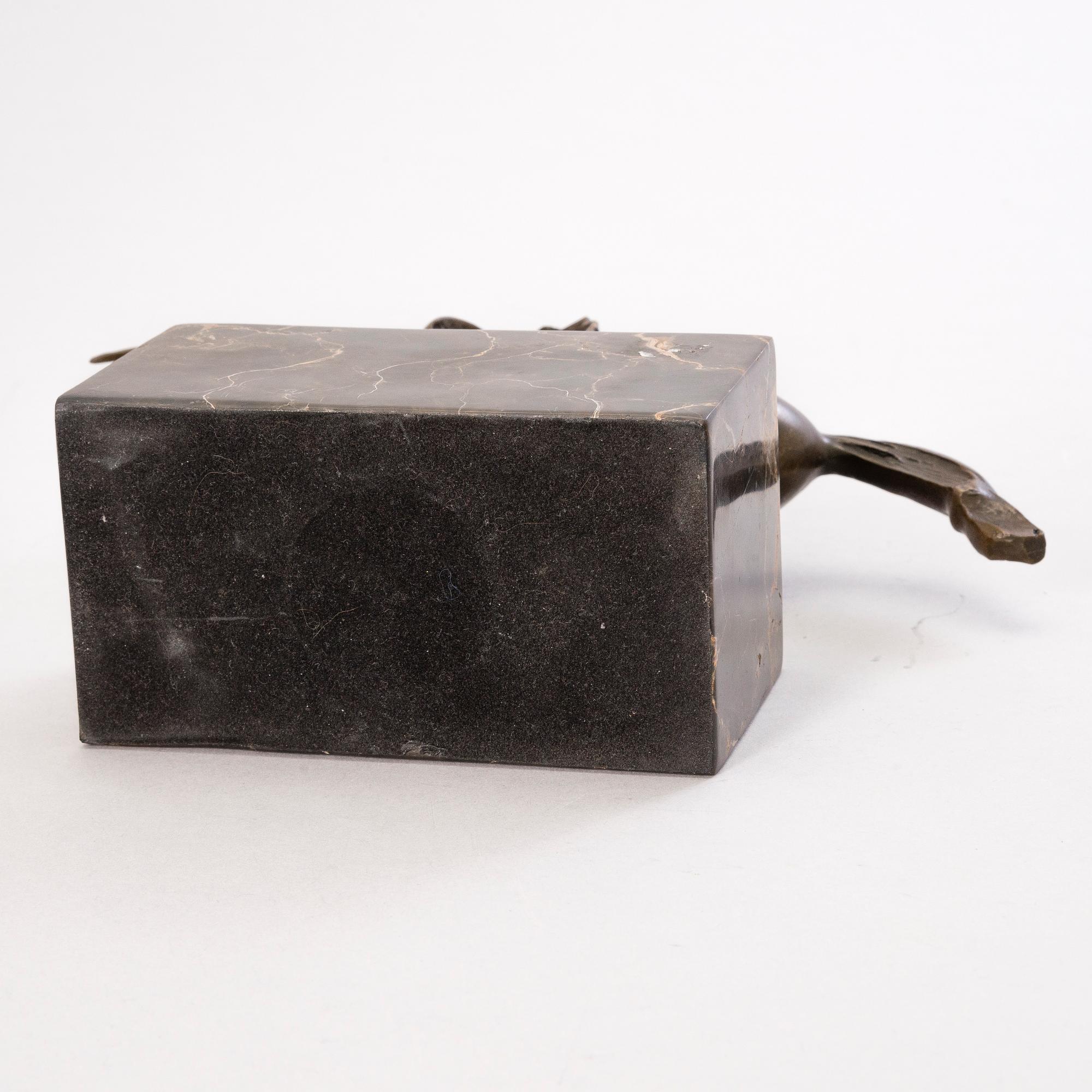 MAX MILO, PATSAS, pronssia, signeerattu.