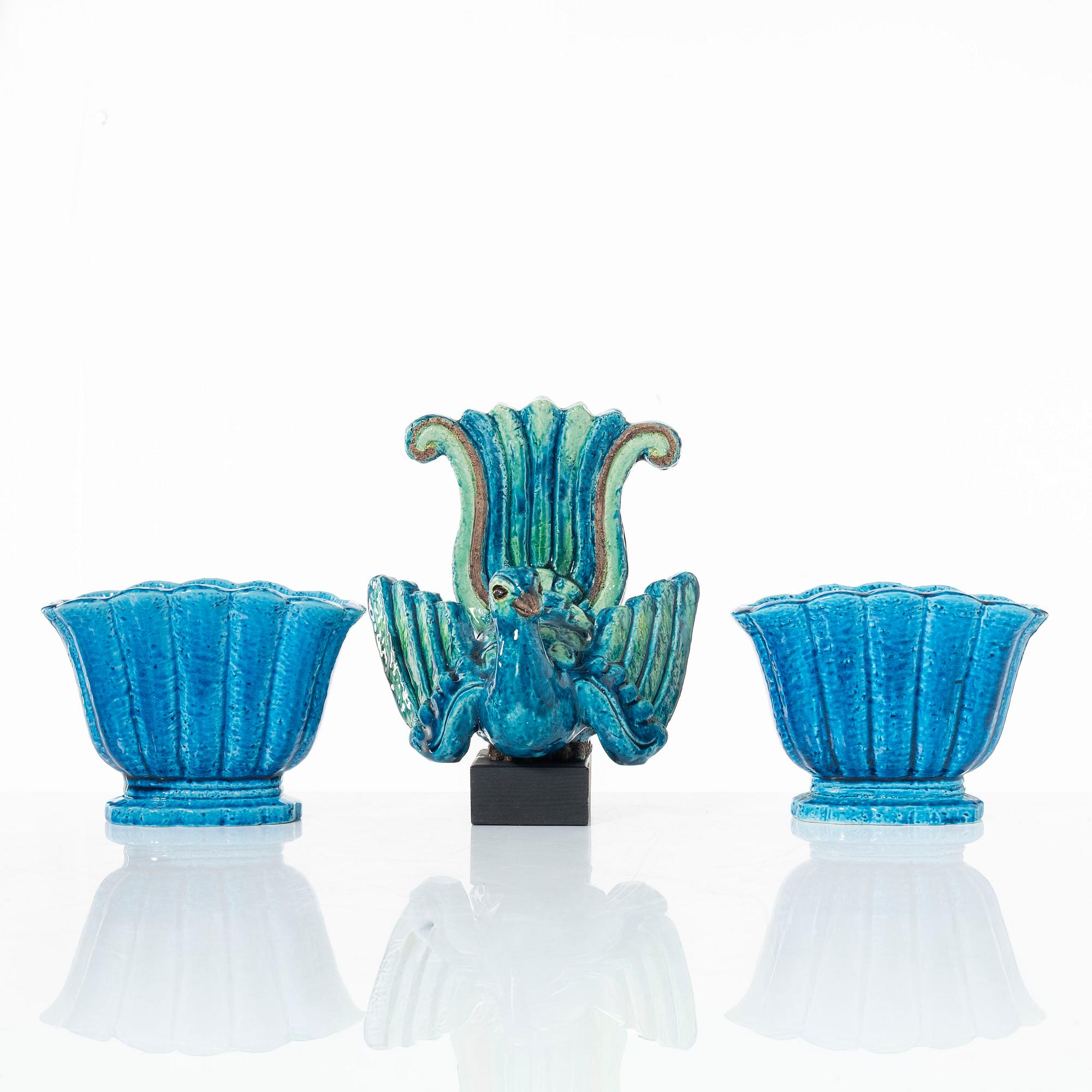 Gunnar Nylund, Paradisfågel samt ett par vaser, Rörstrand.