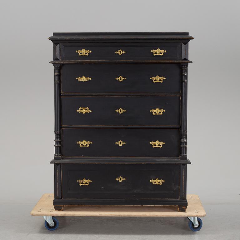 A late 19th century chest of drawers.