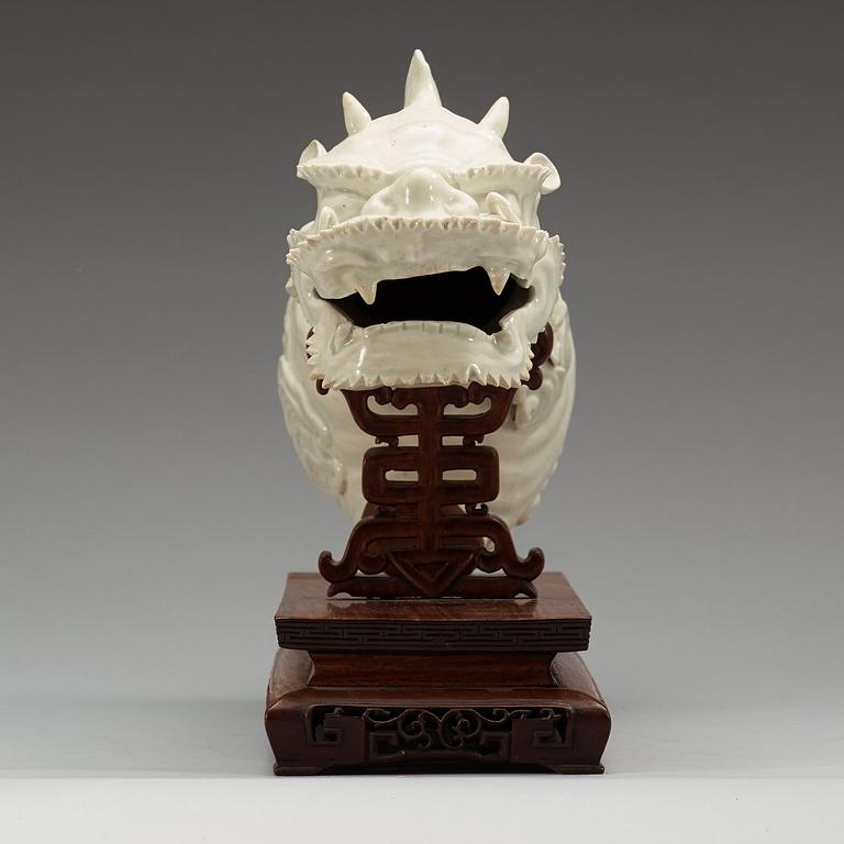 SKULPTUR, blanc de chine. Qing dynastin, troligen 1700-tal.