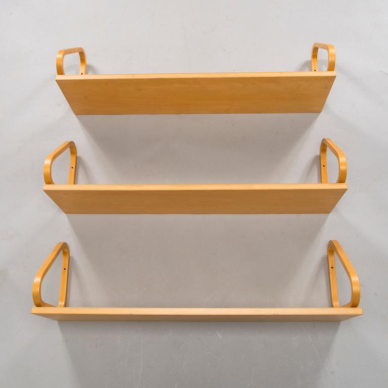 Alvar Aalto, hyllor, 3 st, modell 112B, Artek, 1900-talets slut.