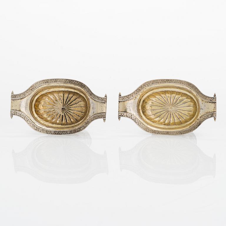 Adolf Fredrik Granfelt, saltkar, ett par, silver och förgyllt silver, Borgå (AFG verksam 1827-54).