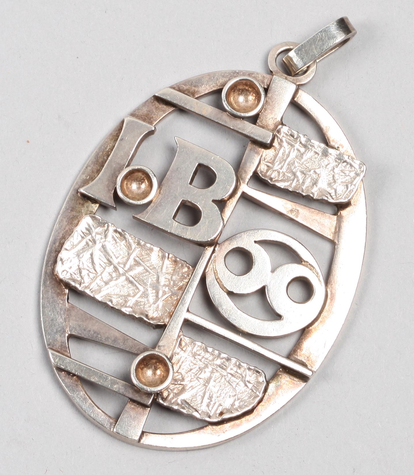 HÄNGSMYCKE. Sterling silver. Giertta, Stockholm 1991.