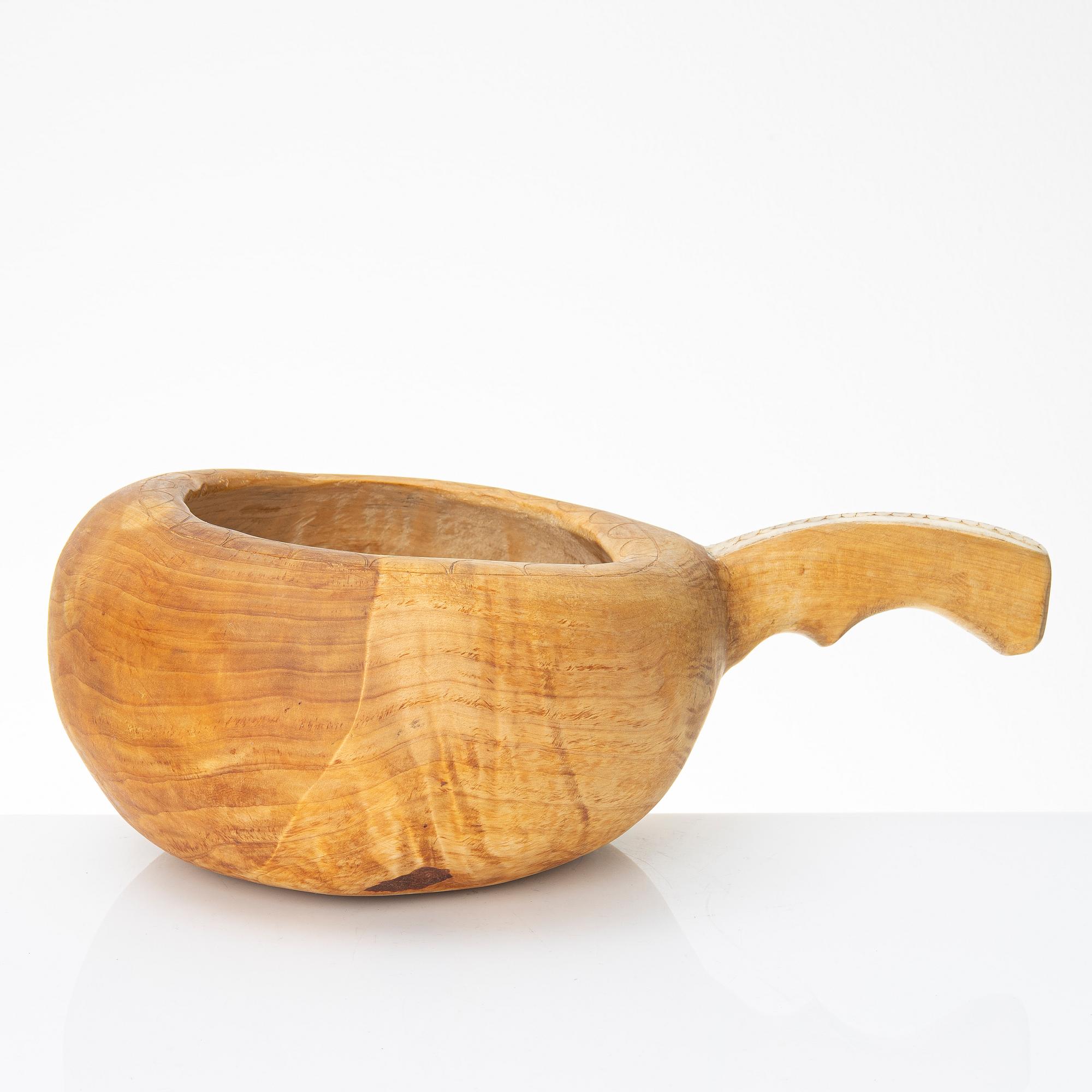 Napphi, with unidentified signature: HM.