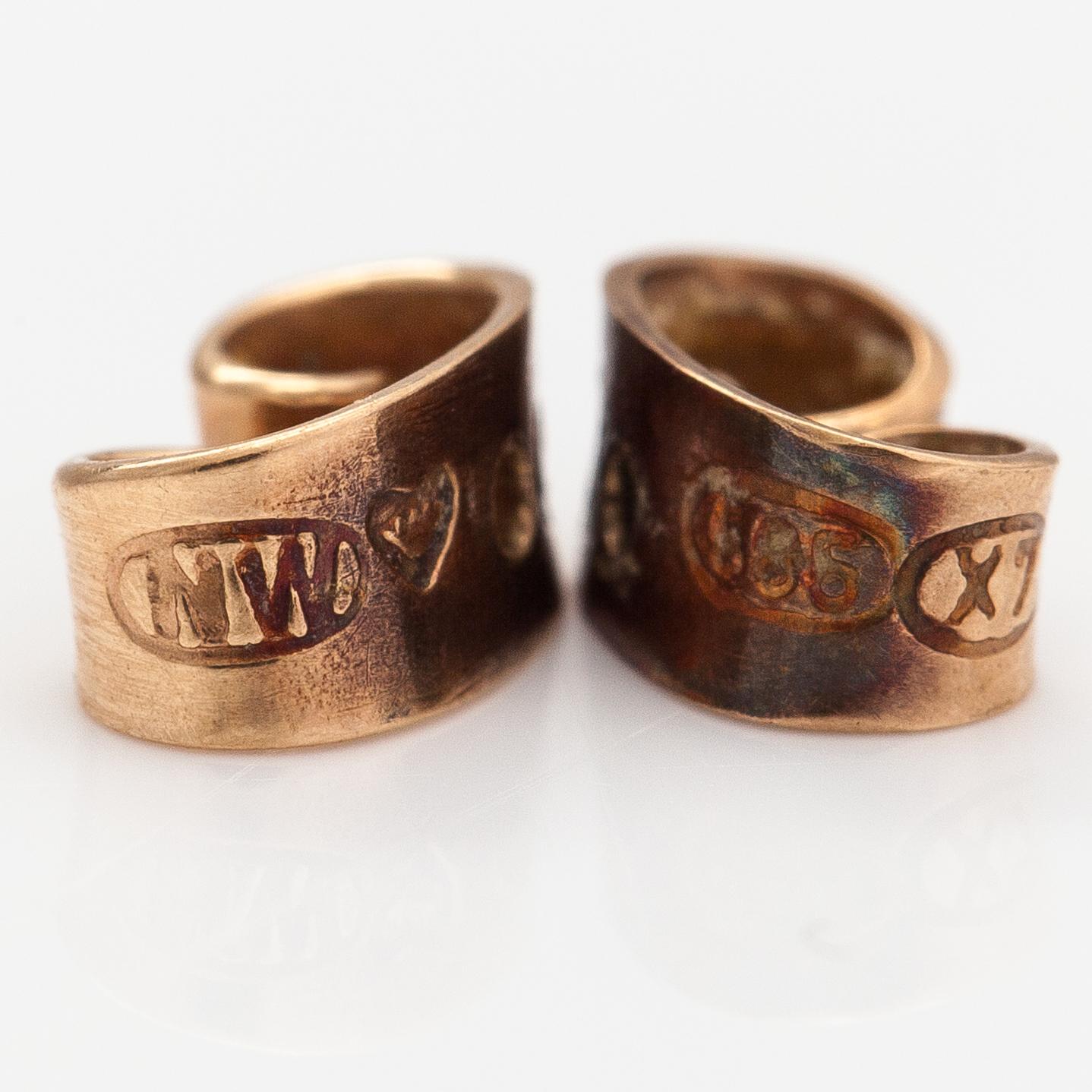Liisa Vitali, A pair of 14K gold earrings "Leppäkerttu". Westerback, Helsinki 1975.