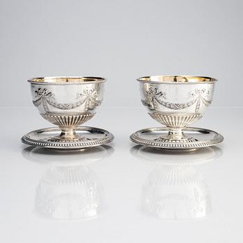A silverware set, 105 pieces, and a cutlery box, marks of Erasmus Lindeström, Stockholm 1901-1902.