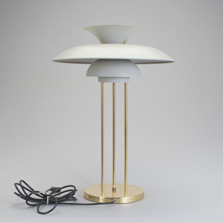 BORDSLAMPA, PH5, modell 27095. Poul Henningsen för Louis Poulsen.