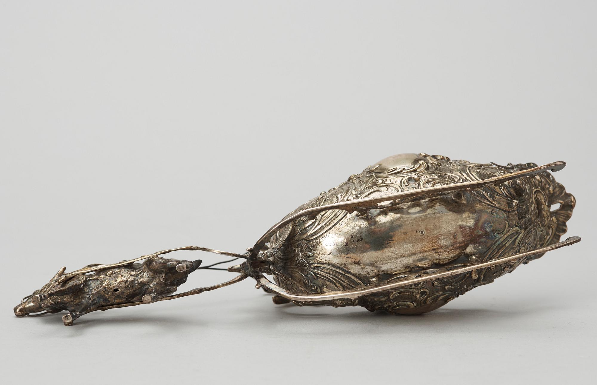 A silver bowl in the shape of a sleigh probably Germany early 20th century. Weight c. 380 gram.