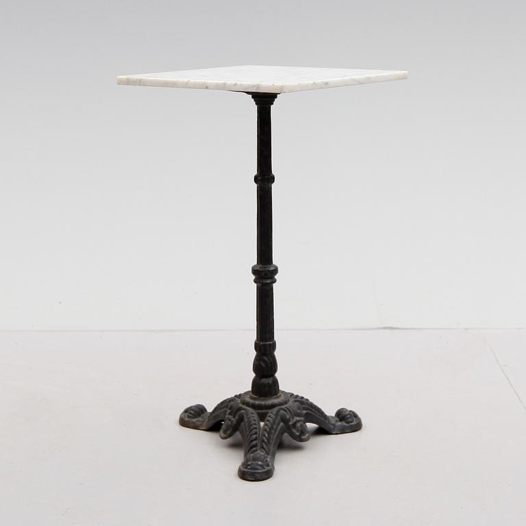 TRÄDGÅRDSBORD, gjutjärn, sent 1900-tal.