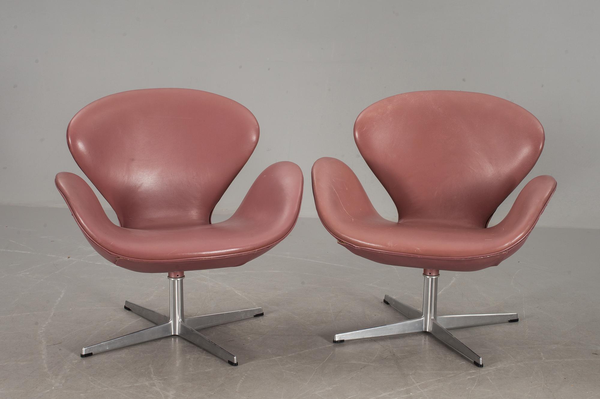 FÅTÖLJER, ett par, "Svanen", Arne Jacobsen, Fritz Hansen.