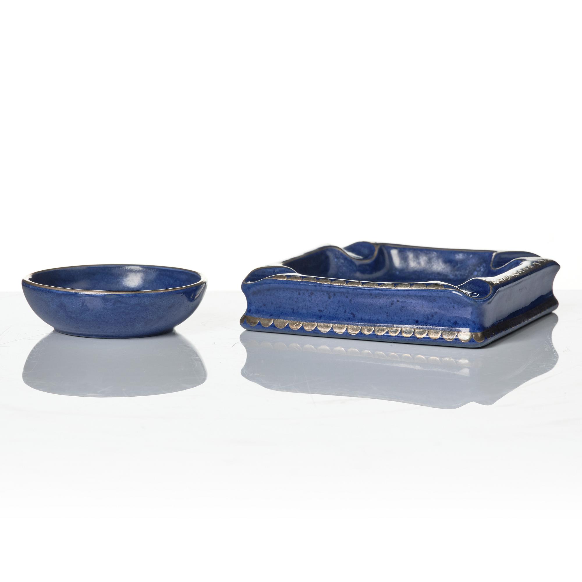 Wilhelm Kåge, a set of two Argenta stoneware vases, two dishes and a bowl with lid, Gustavsberg 1930s-50s.