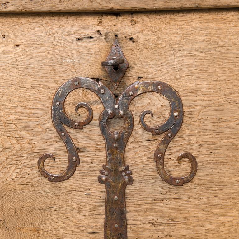 A 17th/18th century chest.