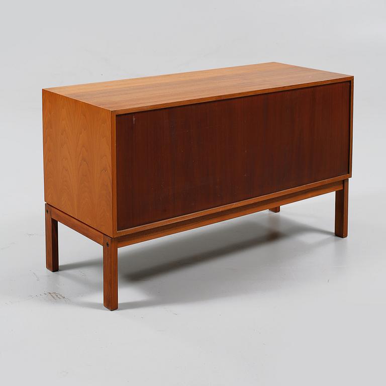 SIDEBOARD, 1900-talets tredje kvartal.