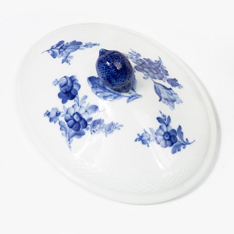Royal Copenhagen, Dinner and coffee service, 68 pieces, porcelain, Blue Flower.