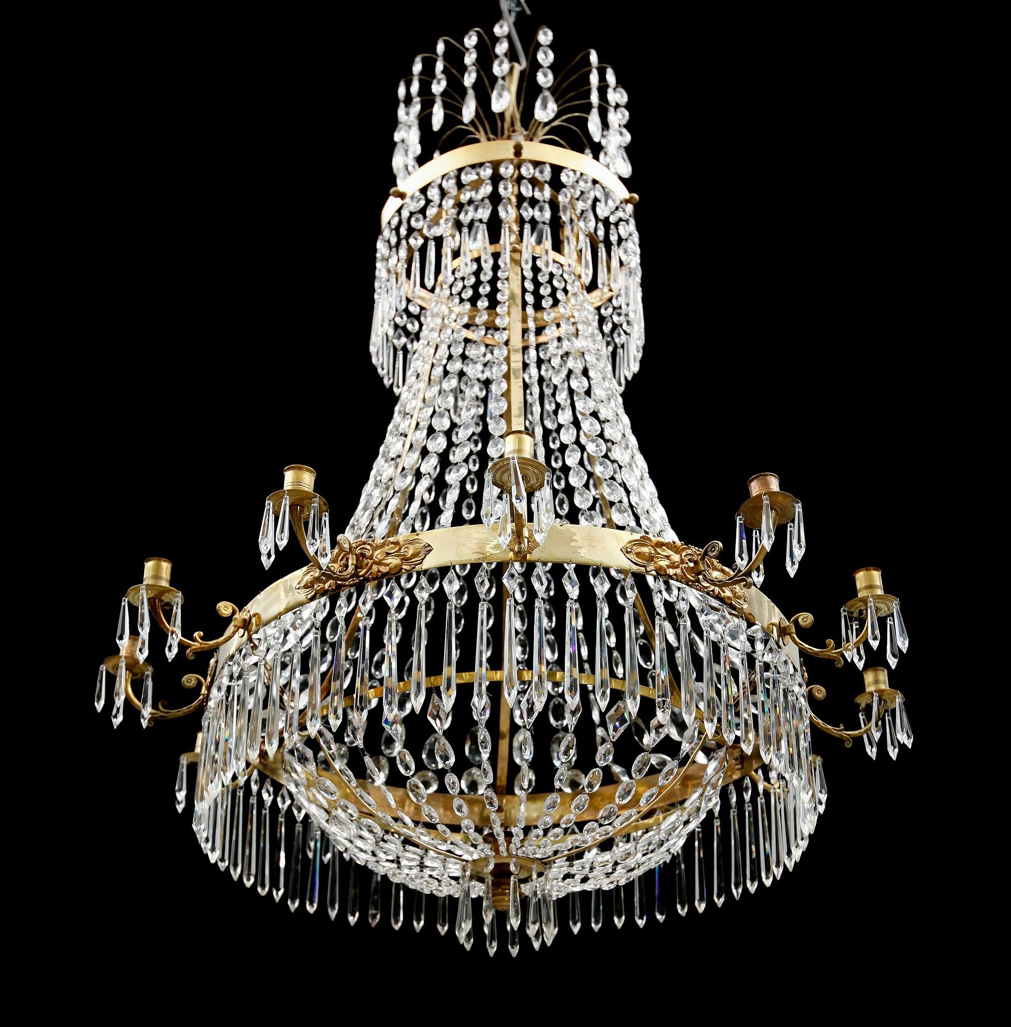 LJUSKRONA, empire, 1800-talets första hälft. Höjd ca 105 cm.