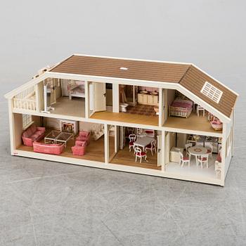 A 1980's Lundby dollhouse.