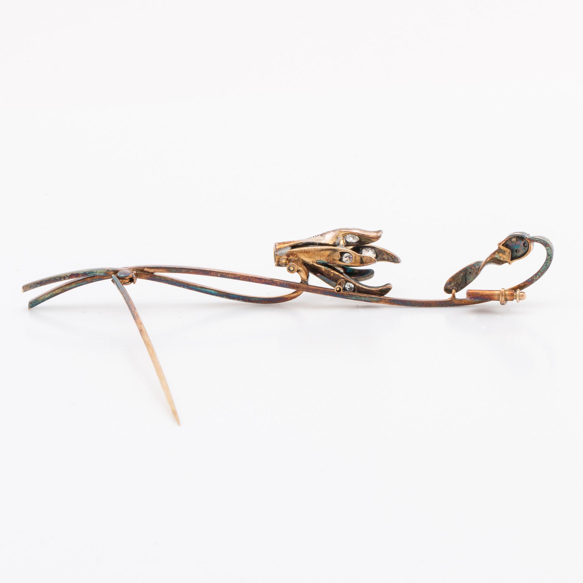 BROOCH 14K gold and silver old-cut diamonds approx 1 ct in total, length approx 10 cm.
