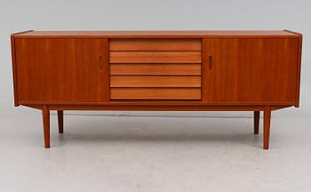 SIDEBOARD, "Trio", Nils Jonsson, Troeds, 1900-talets andra hälft.
