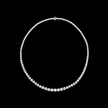 1253. A brilliant cut diamond necklace, tot. 22.44 cts.