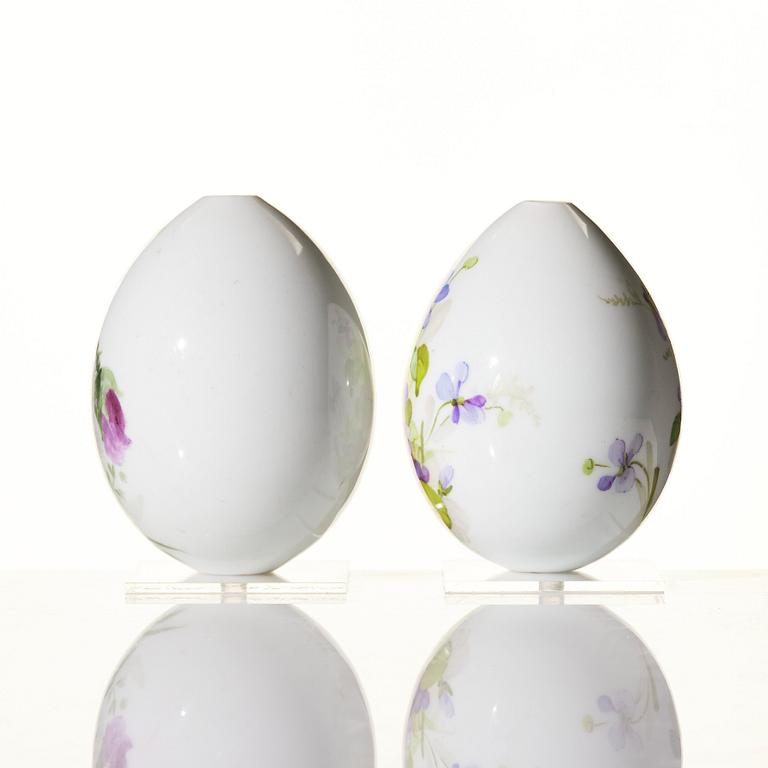 Two Russian porcelain Easter Eggs, circa 1890-1900, presumably Imperial porcelainmanufactory, St Petersburg.