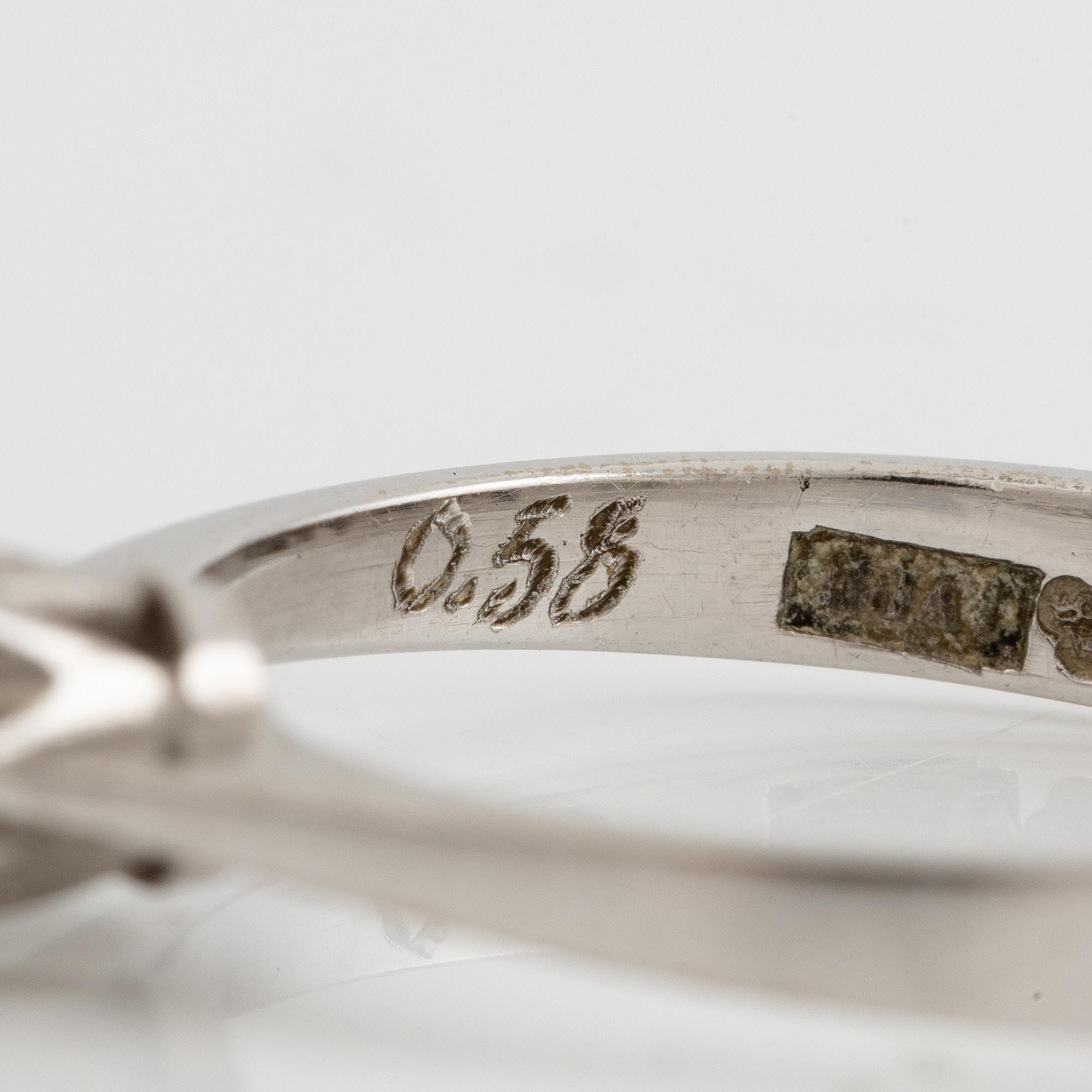 Ring, 18K white gold with brilliant-cut diamond 0.58 carat.