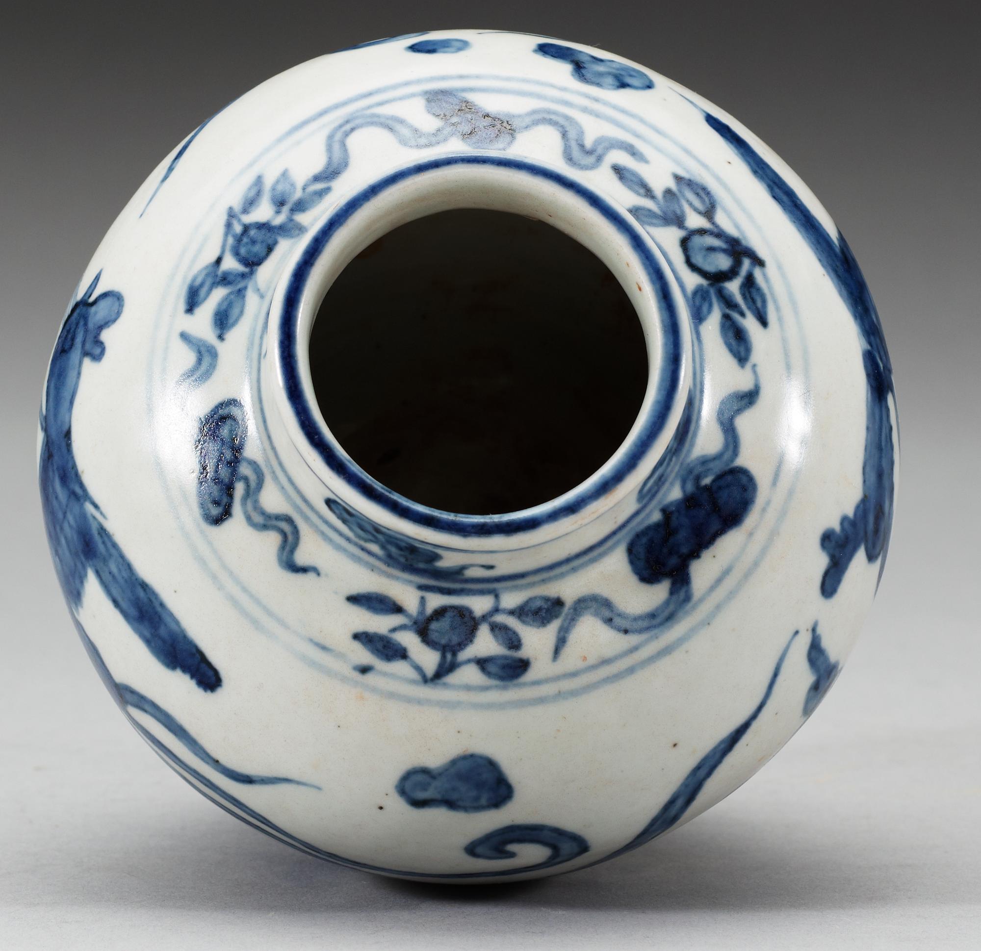 KRUKA, porslin. Ming dynastin, 1500-tal.