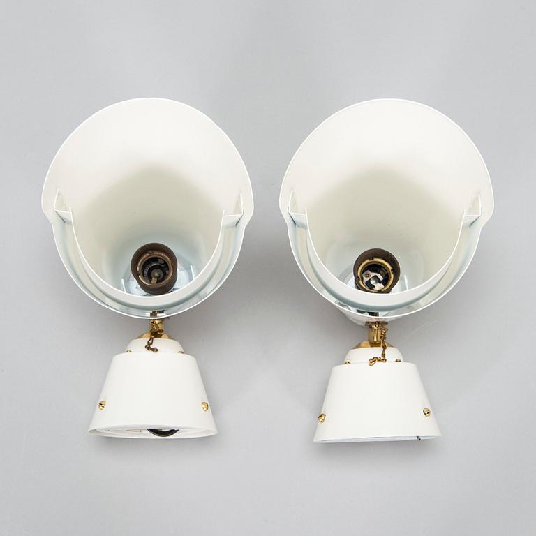 Paavo Tynell, a pair of mid-20th century '2351' wall lights for Taito.