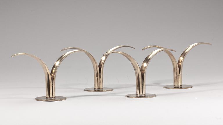 LJUSSTAKAR, 4 st. Mässing. "Liljan", Ivar Ålenius Björk, Ystad Metall, 1900-tal.