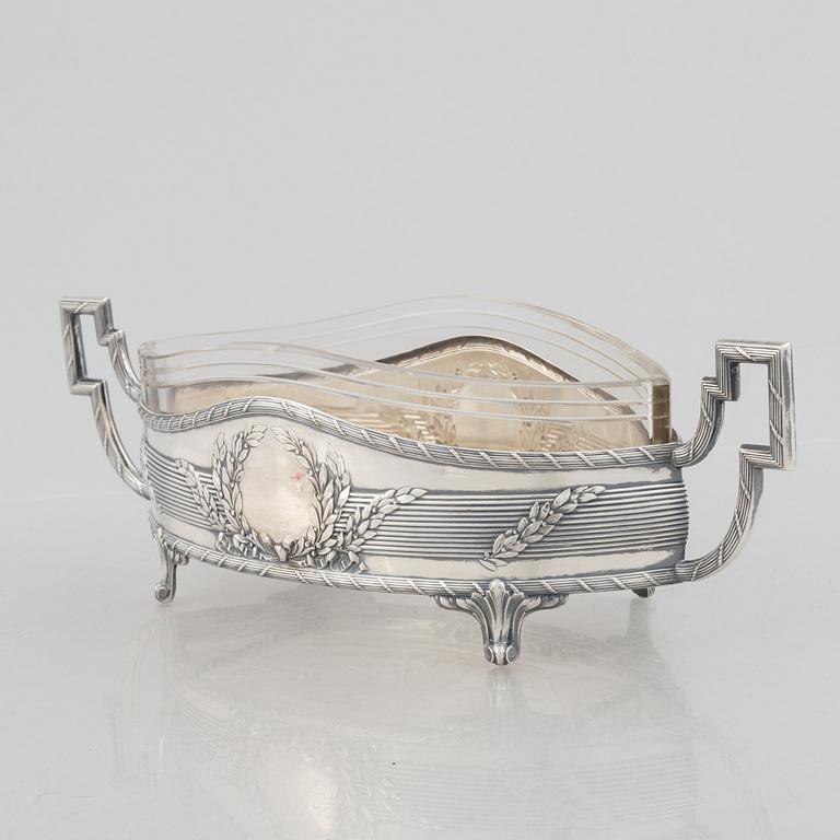 A Swedish silver jardiniere, mark of K Anderson, Gothenburg 1920.