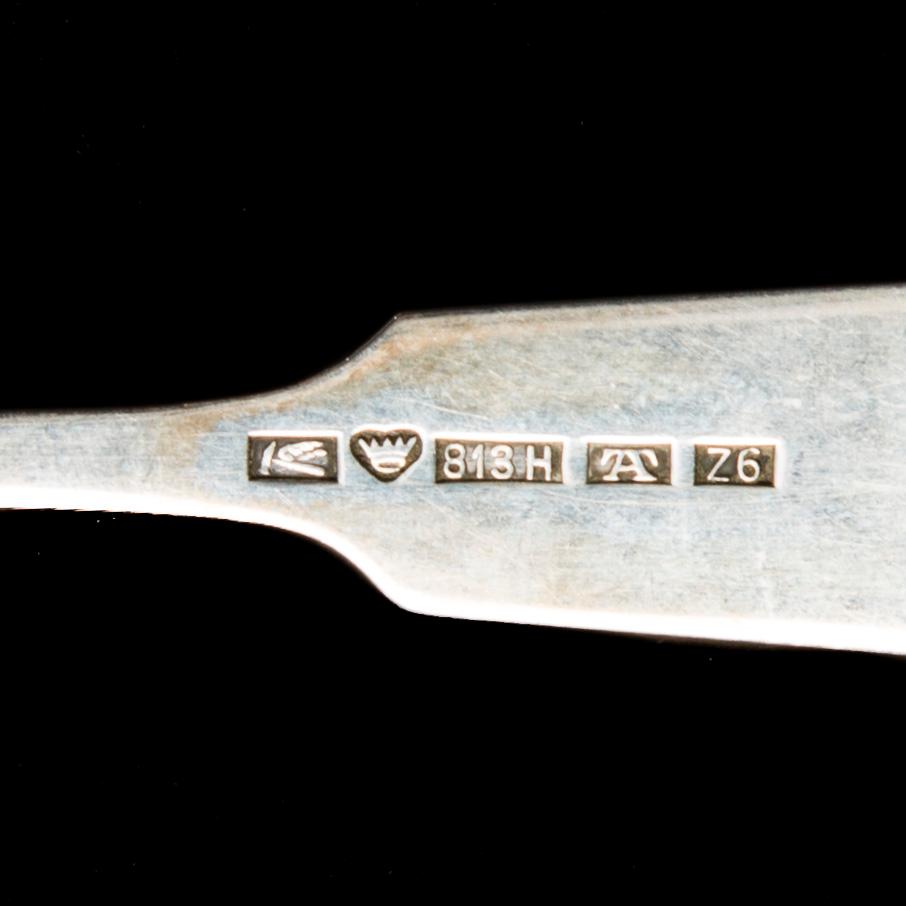 PARTI BESTICK, 44 delar, silver, "Mussla", finska stämplar, 1918-50. Tot vikt 1084,8 g.