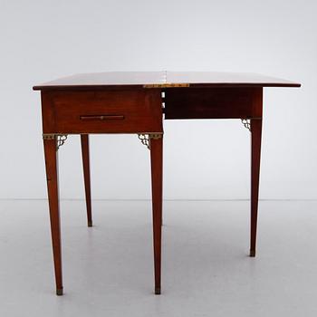 SPELBORD, sengustavianskt, omkring år 1800.