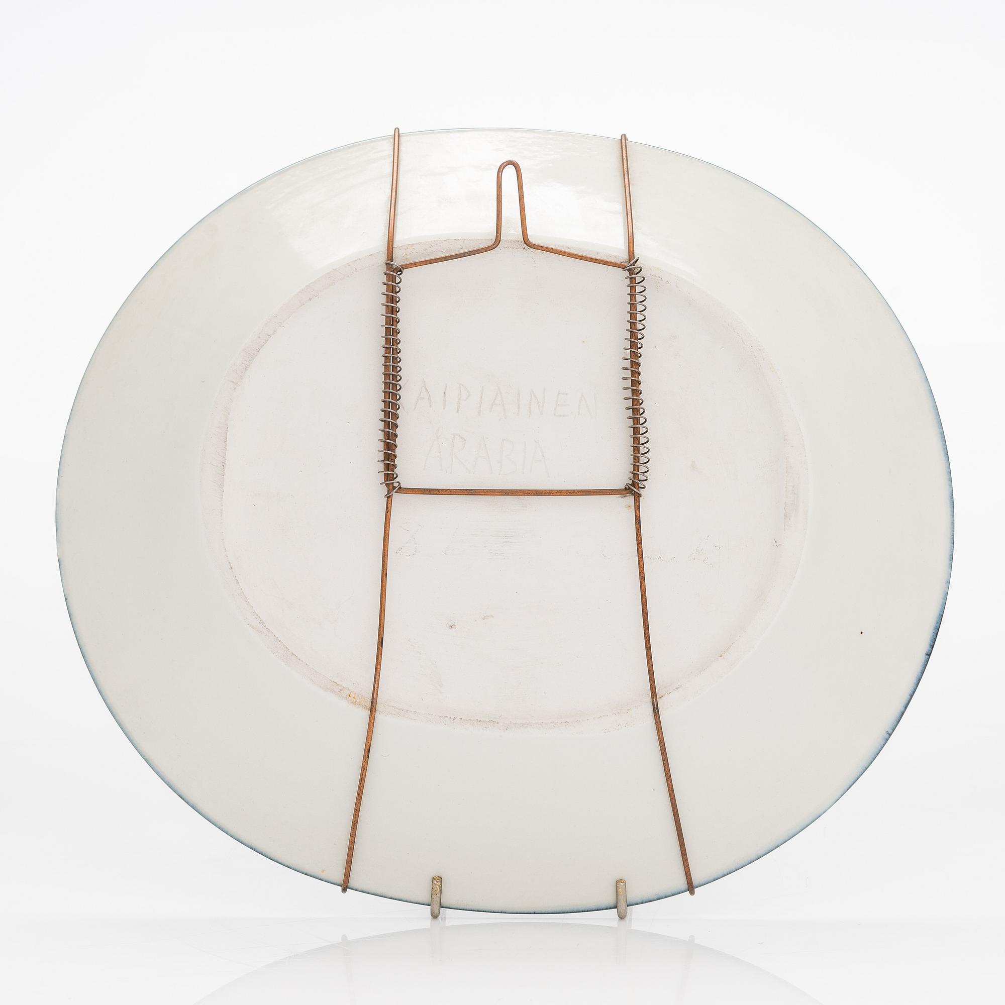 Birger Kaipiainen, a decorative stoneware dish, marked  Kaipiainen, Arabia.