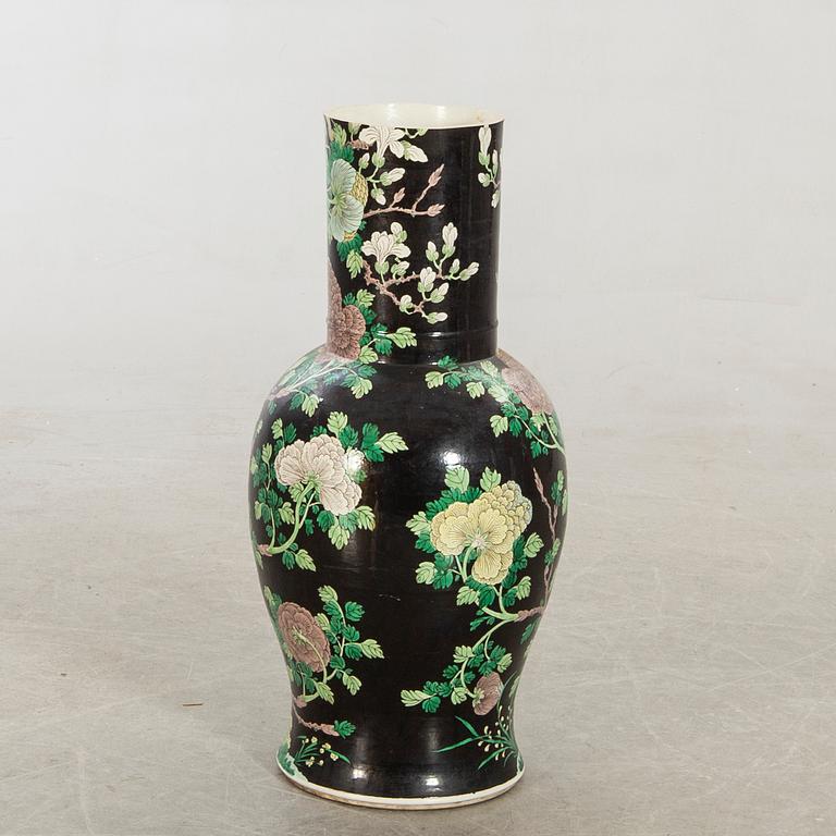 Floor vase, porcelain, China, Late Qing Dynasty.