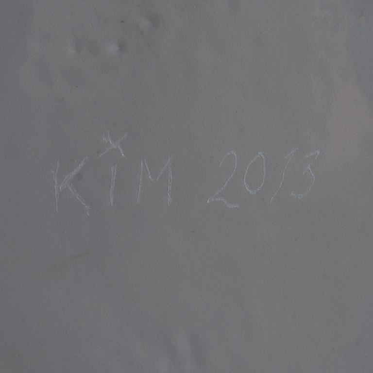 KIM SIMONSSON, tarjoiluvati, posliinia, signeerattu KIM 2013.