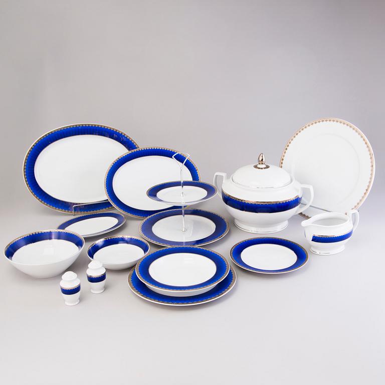 SIGVARD BERNADOTTE, A 58-piece porcelain dinner set, "Christineholm".